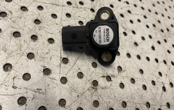 Mercedes-Benz Sprinter W906 Air pressure sensor 0261230193