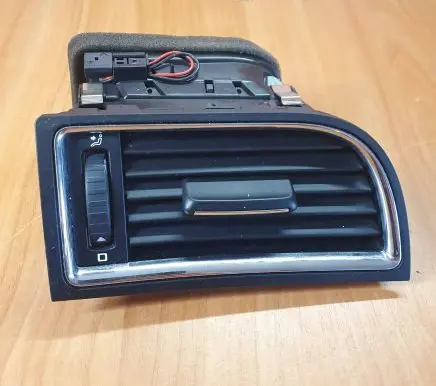 Skoda Superb B6 (3T) Dashboard side air vent grill/cover trim 3T0819702 91461147 W12001