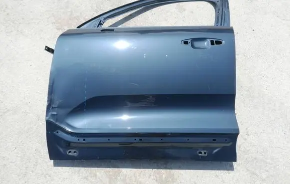 Volvo XC40 Front door