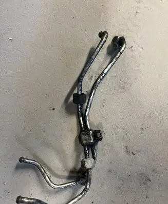 Opel Frontera B Fuel injector supply line/pipe 