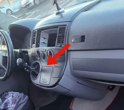 Volkswagen Transporter - Caravelle T5 Dashboard center trim panel 7H5858011 1355D300630