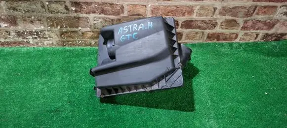 Opel Astra H Air filter box cover 