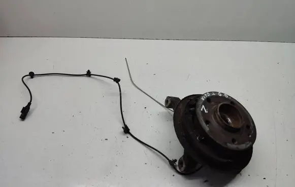 Mercedes-Benz Vito Viano W447 Rear wheel hub A4473570106 A4473570306 A4479051503