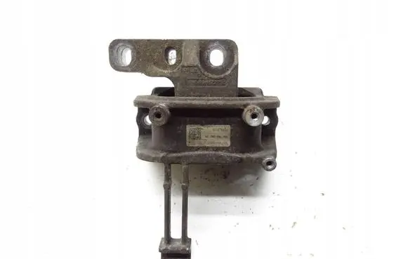 Engine mounting bracket