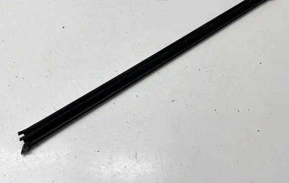 Ford Explorer VI Rubber seal front door window/glass LB5BS21434