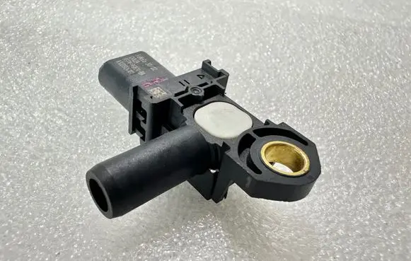 Ford Fiesta Exhaust gas pressure sensor FS7A9G824BA CVXZA A3C01924101