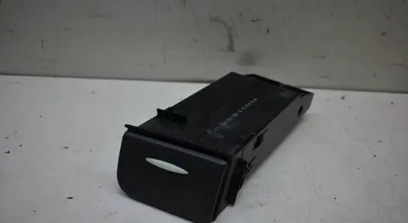 Mercedes-Benz E W211 Dashboard storage box/compartment A2116801952