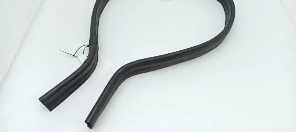 Mercedes-Benz E W212 Engine compartment rubber 