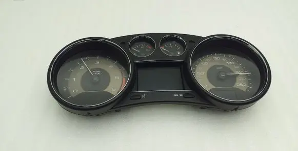 Peugeot RCZ Speedometer (instrument cluster) 9673983680