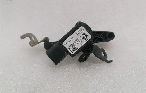 Porsche Taycan 9J1 Rear air suspension level height sensor 9J1616572B