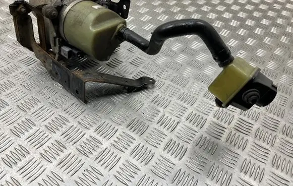 Volvo S40 Power steering pump 4N513K514DR 30742307