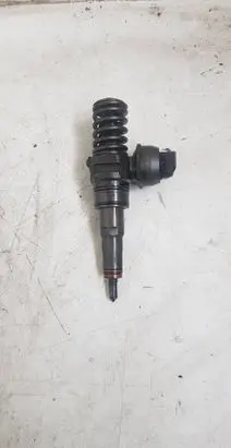 Volkswagen Touareg I Fuel injector 07Z130073N
