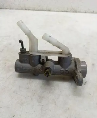 Nissan Almera Tino Master brake cylinder 22157879