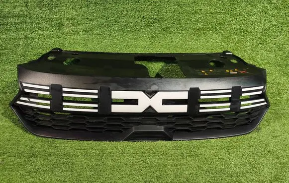 Dacia Sandero III Front grill 