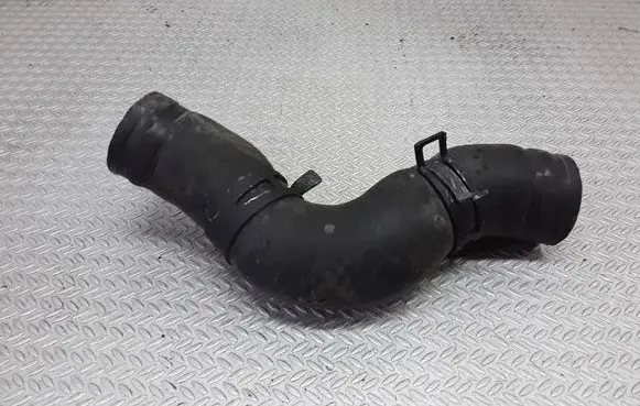 Toyota Avensis T220 Engine coolant pipe/hose
