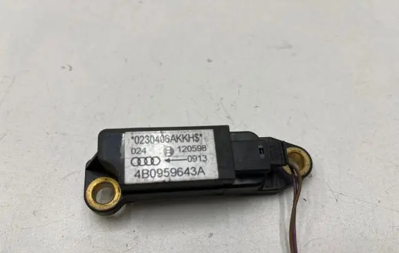 Audi A6 S6 C5 4B Airbag deployment crash/impact sensor 4B0959643A 120598 0230406AKKHS