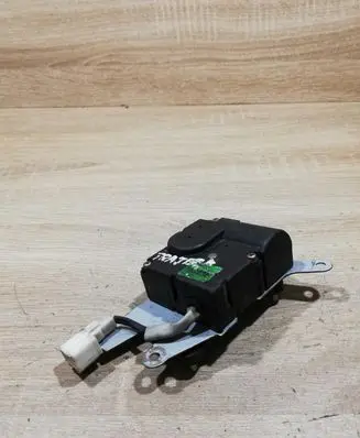 Toyota Avensis T250 Air flap motor/actuator 5A08A