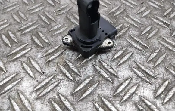 Toyota Avensis T250 Mass air flow meter 2220430010