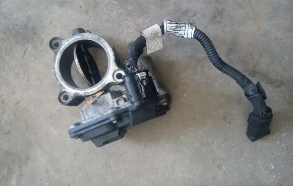 Toyota Verso Throttle valve 10378517