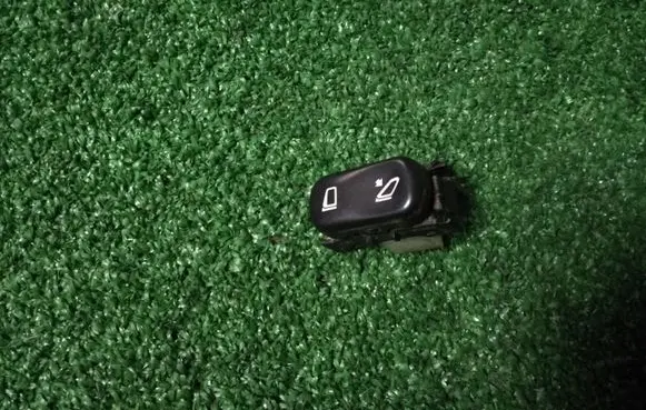 Mercedes-Benz C W202 Wing mirror switch 2108202010KZ 03100510 483434