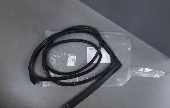 Opel Karl Rubber seal rear door 42454859
