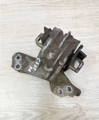 Citroen C5 Engine mount bracket 