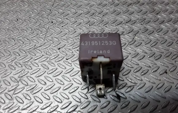 Audi A8 S8 D2 4D Other relay 431951253G
