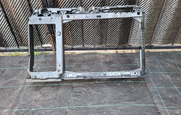 Peugeot 208 II Radiator support slam panel bracket 9863392280
