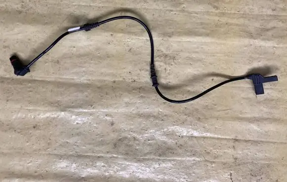 Mercedes-Benz A W169 ABS brake wheel speed sensor A1695404005