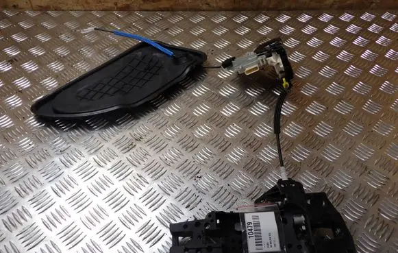 Audi A4 S4 B8 8K Front door lock 8J1837016C