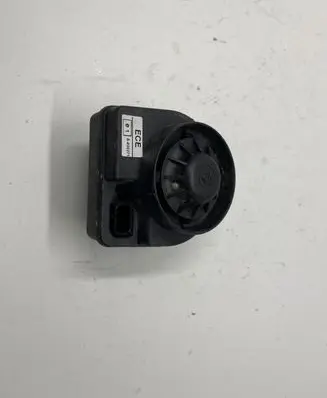 BMW 5 E60 E61 Horn signal BMW8383152