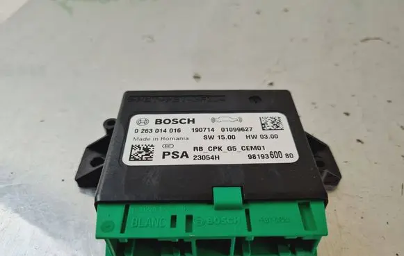 Peugeot 3008 II Parking PDC control unit/module 9819360080 01099627
