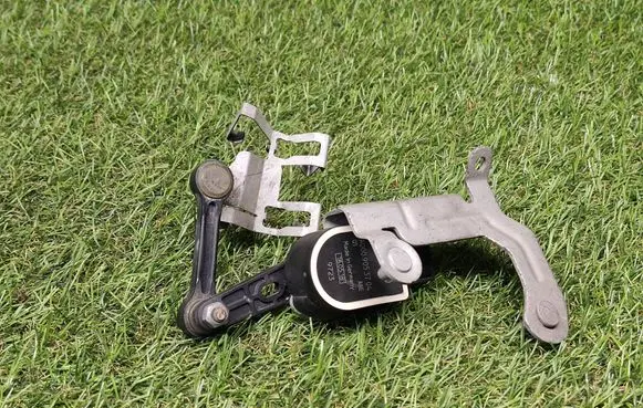 Mercedes-Benz GLC X253 C253 Yaw turn rate sensor A0009053704 A2139051902
