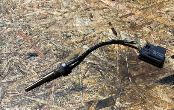 Land Rover Range Rover Velar Coolant temperature sensor G4D36G004AA
