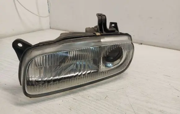 Mazda 323 Headlight/headlamp 11061708