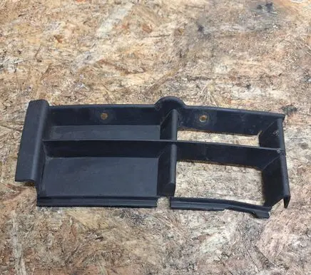 BMW 5 E39 Front bumper lower grill 8235640 51118235640