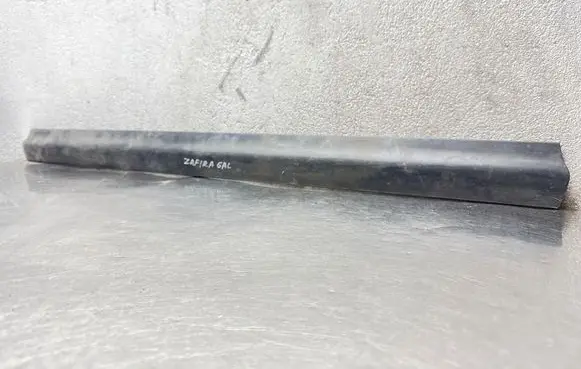 Opel Zafira A Tailgate trim 090597597 0090495