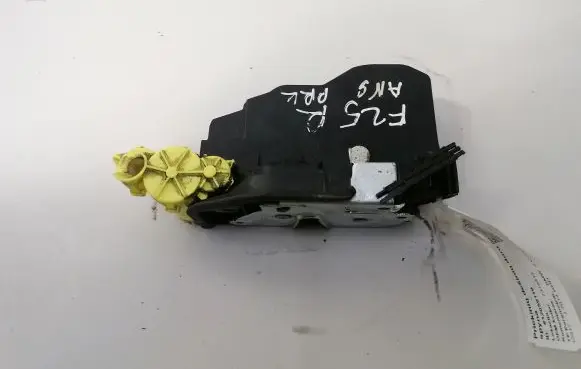 BMW 2 F22 F23 Front door lock 7318412