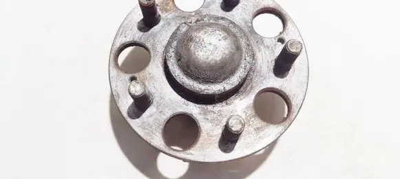 Honda FR-V Rear wheel hub