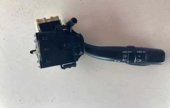 Toyota Avensis Verso Indicator stalk 173650