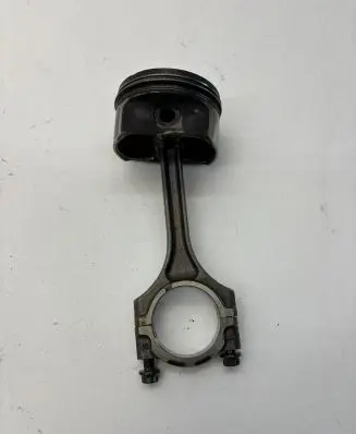 Hyundai i30 Piston with connecting rod G4FA