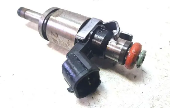 Mazda CX-5 Fuel injector PE0113250B