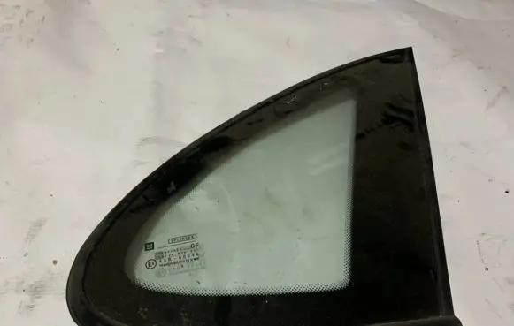 Opel Vectra B Rear side window