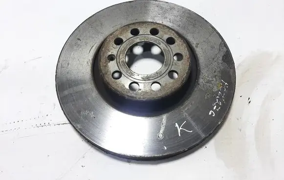 Volkswagen PASSAT B7 Front brake disc 