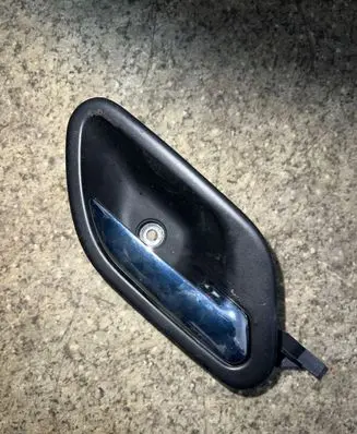 BMW 5 E39 Front door interior handle 8226050