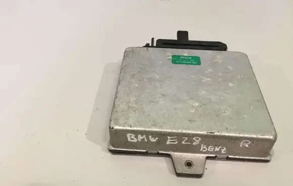 BMW 5 E28 Engine control unit/module 0280001300