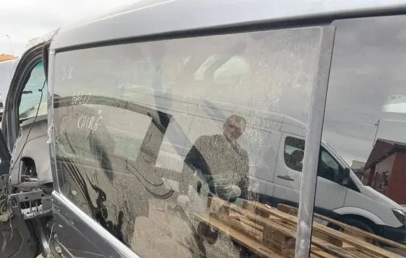 Mercedes-Benz Vito Viano W447 Side middle window/glass 43R-004536