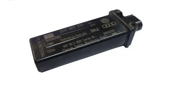 Audi A8 S8 D3 4E Tire pressure sensor 4E0907277 30033782 053320401004