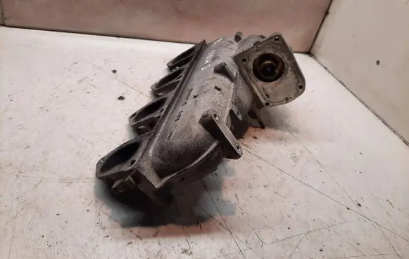 Ford Focus C-MAX Intake manifold 16100011