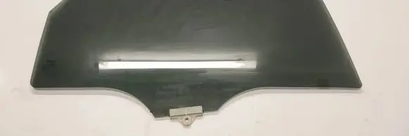 KIA Sorento Rear door window glass 43R000399 E000008 DOT748AS3M35